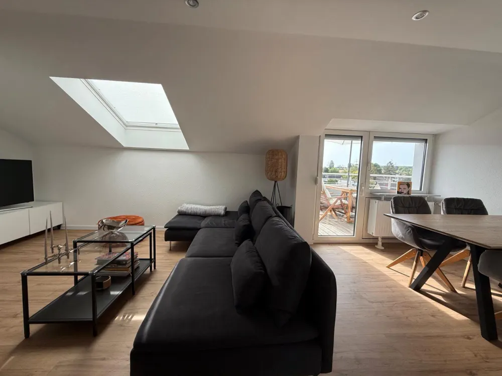 4 Zimmer DG Wohnung in Remseck-Hochdorf zu vermieten