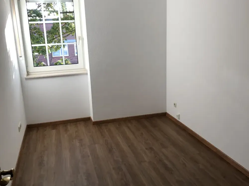 Gepflegte Wohnung mit drei Zimmern und Balkon in Neuss
