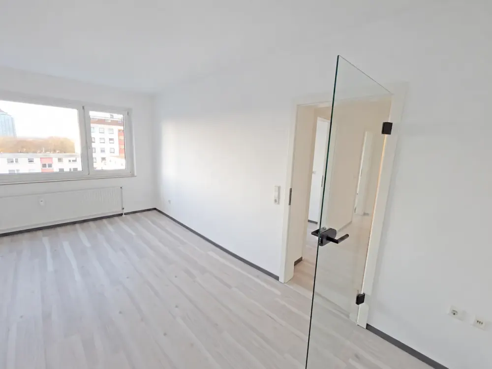 Stilvolles Penthouse mit Dachterrasse, Erstbezug nach Komplettsanierung, Nähe MHH