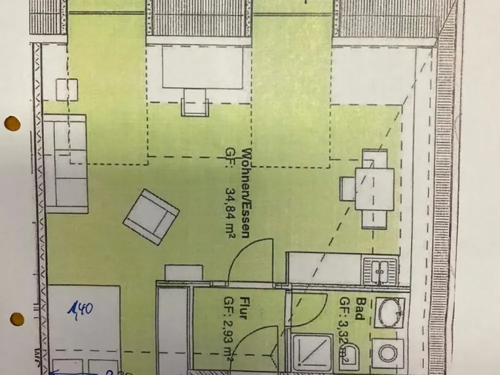 1-Zimmer-Dachgeschosswohnung mit Balkon in München, 880 € warm