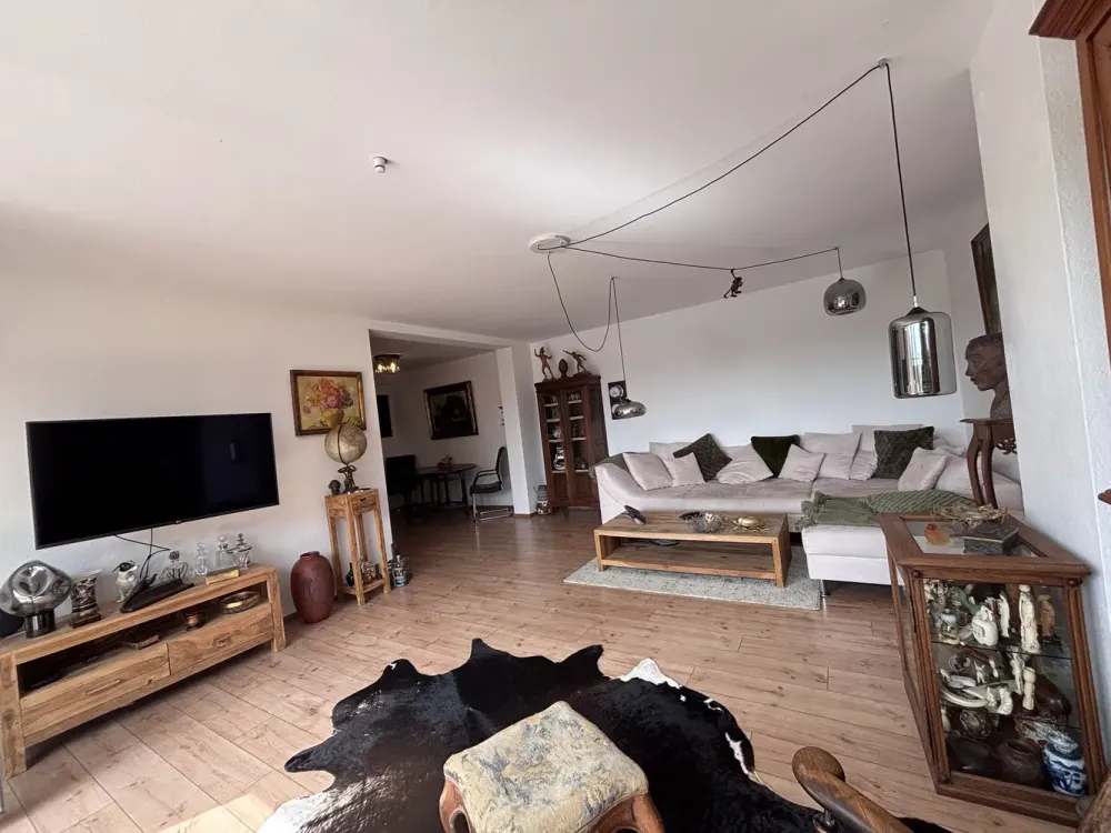 Spacious 3-Room Apartment with Balcony in BM-Glessen - Commission-Free