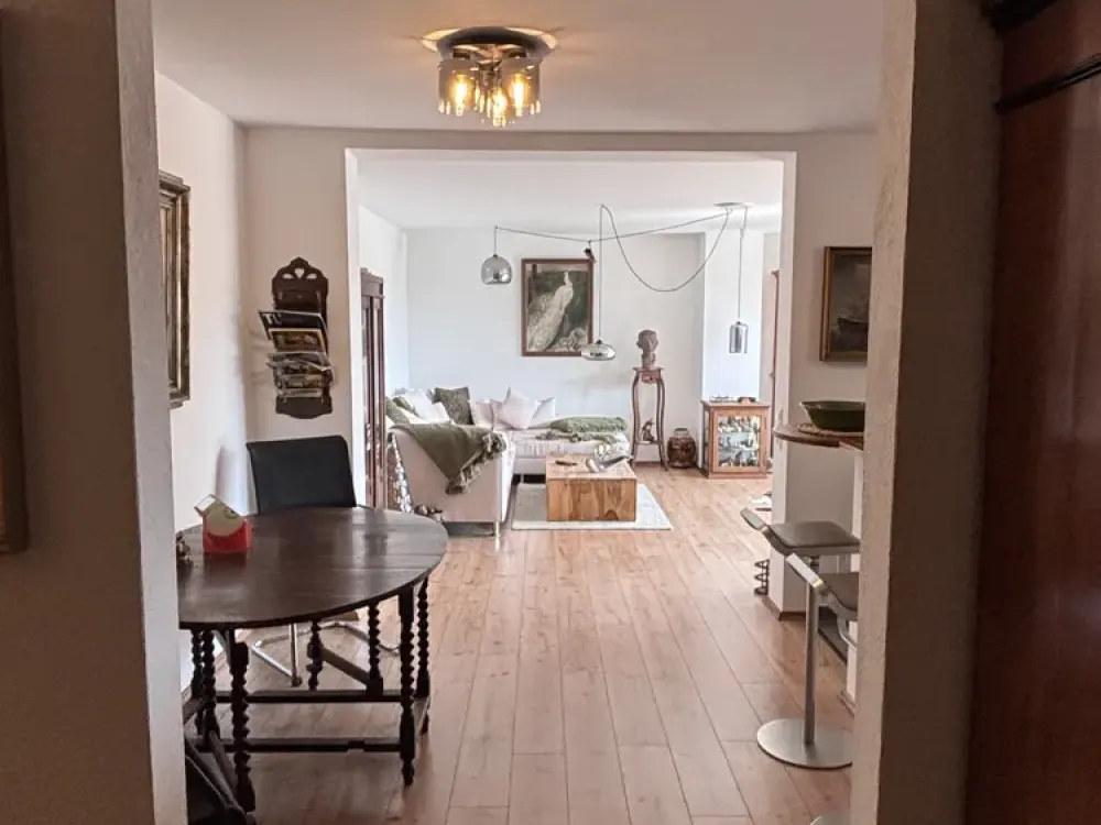 Spacious 3-Room Apartment with Balcony in BM-Glessen - Commission-Free