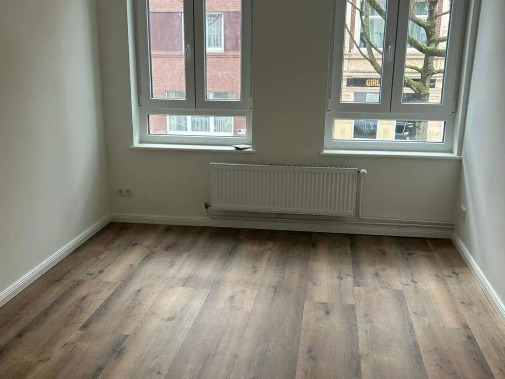 Komplett sanierte 3-Zimmer-Altbauwohnung mit offener Küche im Reiherstiegviertel am Hafenrand