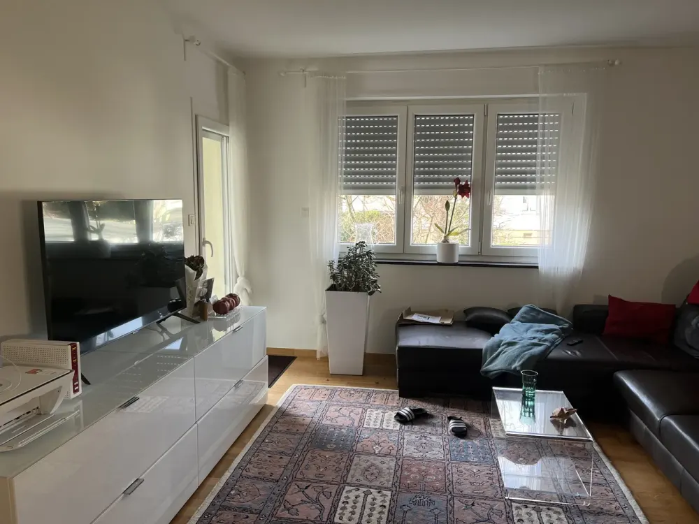 Mieter gesucht Möblierte 2-Zimmer-Wohnung mit Balkon in Stuttgart Ost