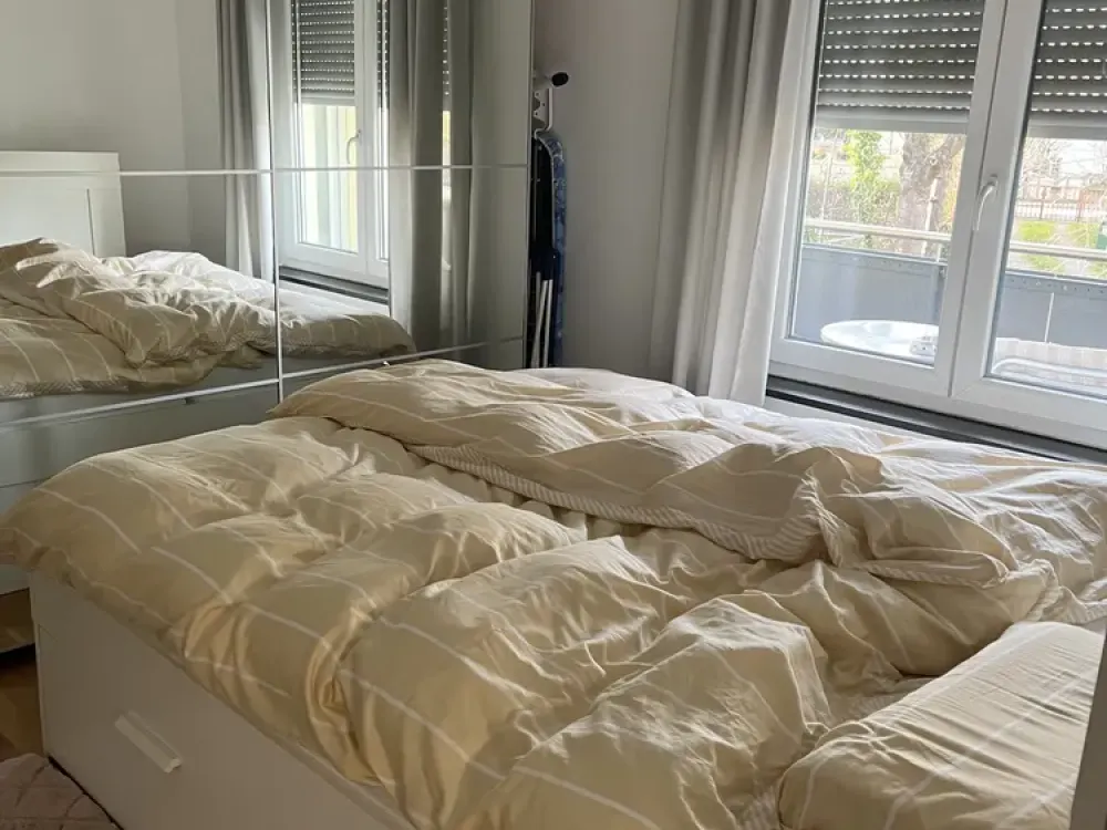 Mieter gesucht Möblierte 2-Zimmer-Wohnung mit Balkon in Stuttgart Ost