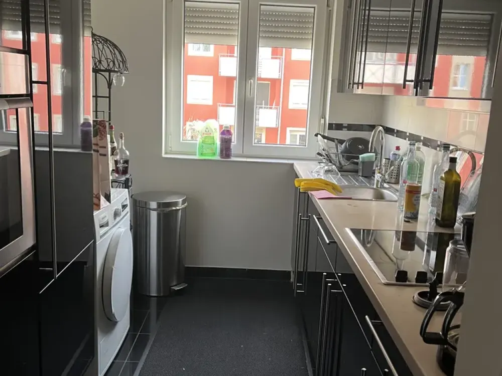 Mieter gesucht Möblierte 2-Zimmer-Wohnung mit Balkon in Stuttgart Ost