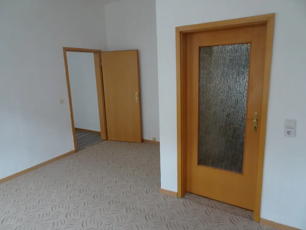 Like-new 2-room apartment with new fitted kitchen in Leipzig, partially furnished