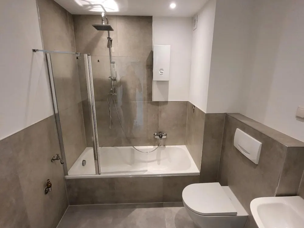 3-Zimmer-Wohnung in City-Nähe - Erstbezug nach Kernsanierung.