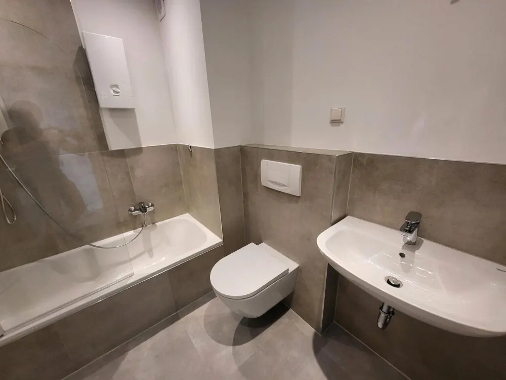 3-Zimmer-Wohnung in City-Nähe - Erstbezug nach Kernsanierung.