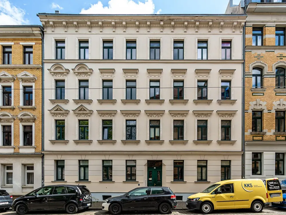 3 Zi-Wohnung + Küche mit EBK, Bad und Südbalkon