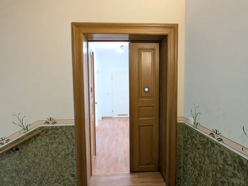 3 Zi-Wohnung + Küche mit EBK, Bad und Südbalkon