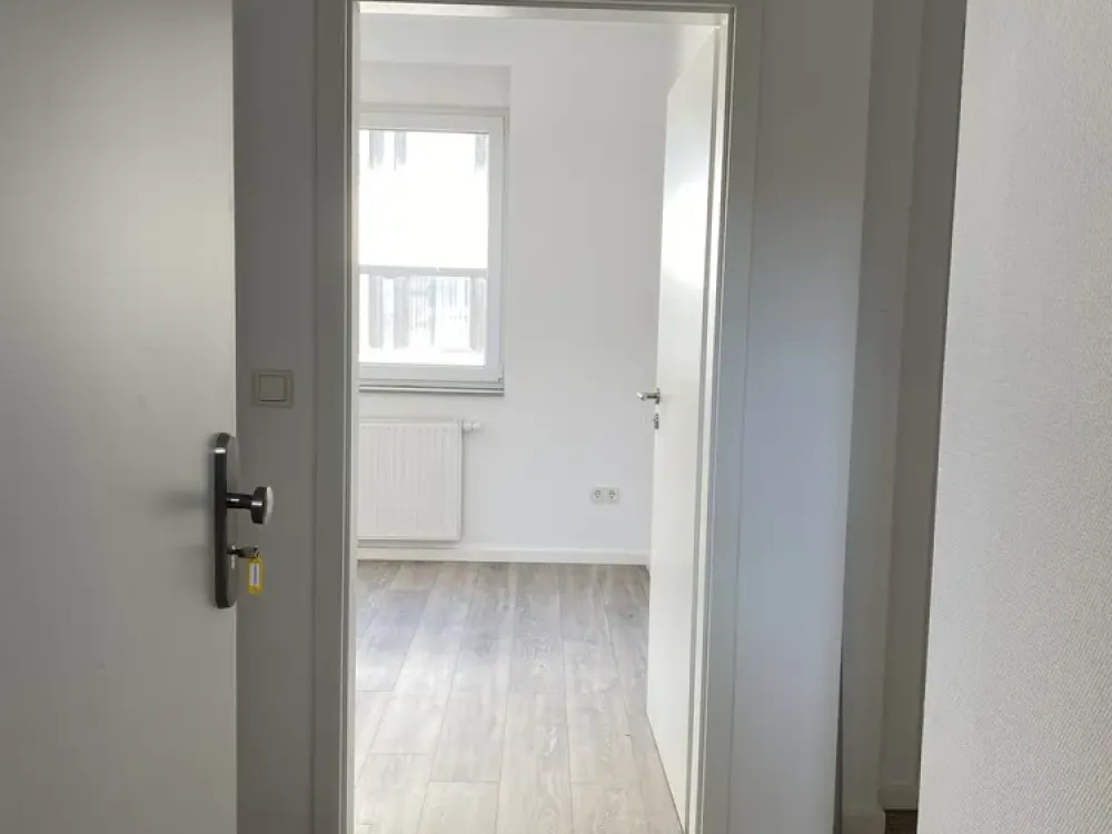 Helle neu sanierte 4 ZKB Wohnung