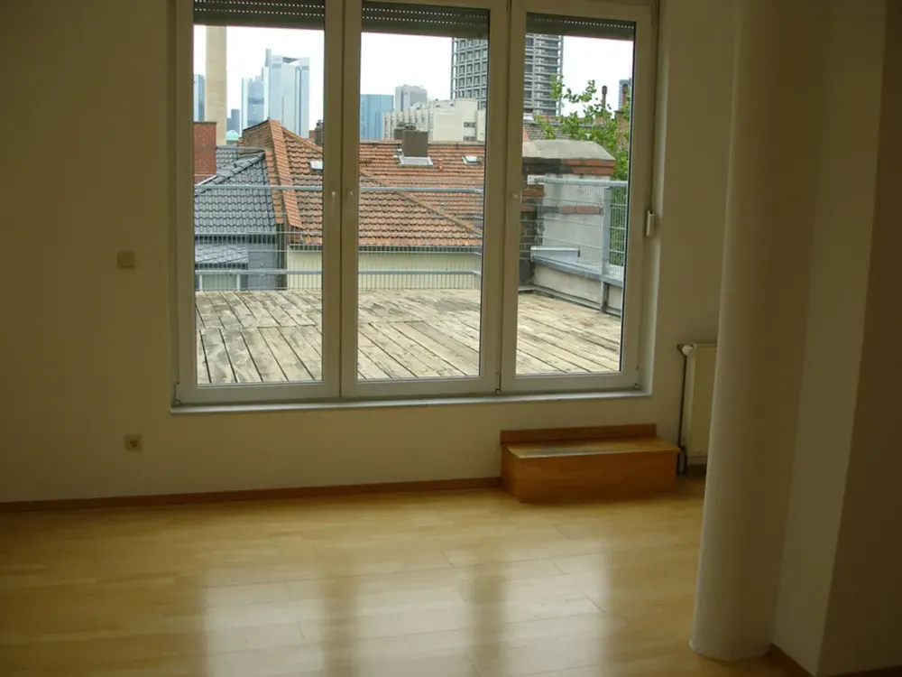 LUXUS 3-Zimmer Wohnung mit einem großem Balkon in Frankfurt-Bockenheim Mit Panaromablick