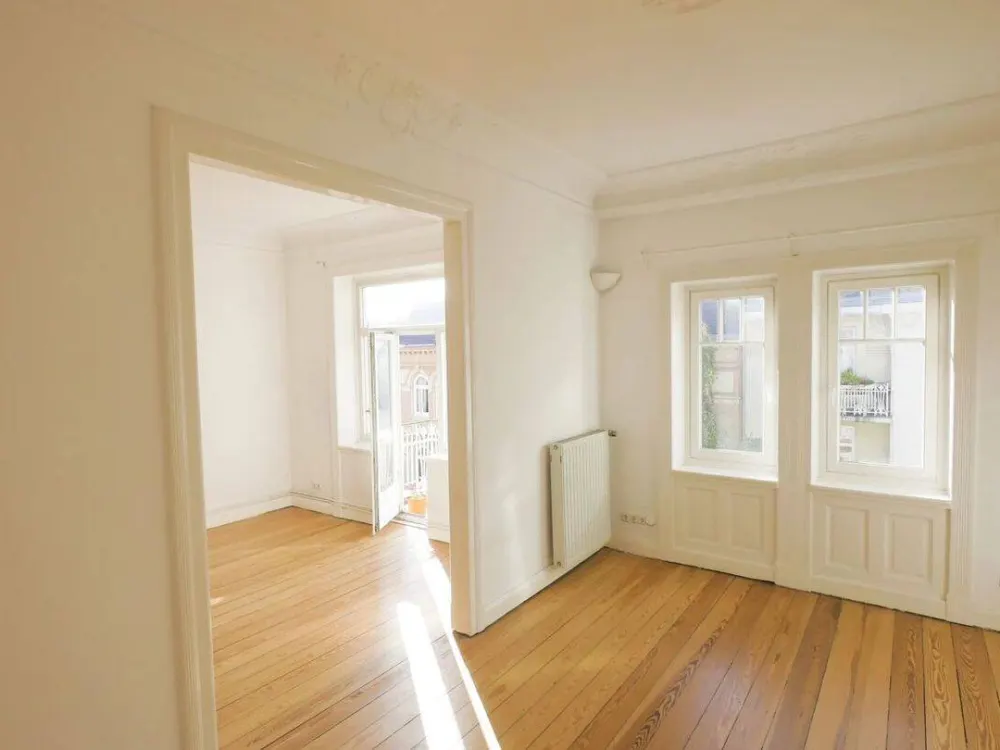 Rotherbaum: 3,5-Zi.-Altbau in Uninähe: Wohnbüro / Praxis / Atelier/ WG möglich