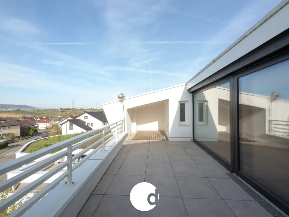 Zweitbezug: Neuwertige 3-Zimmer-Wohnung mit Dachterrasse