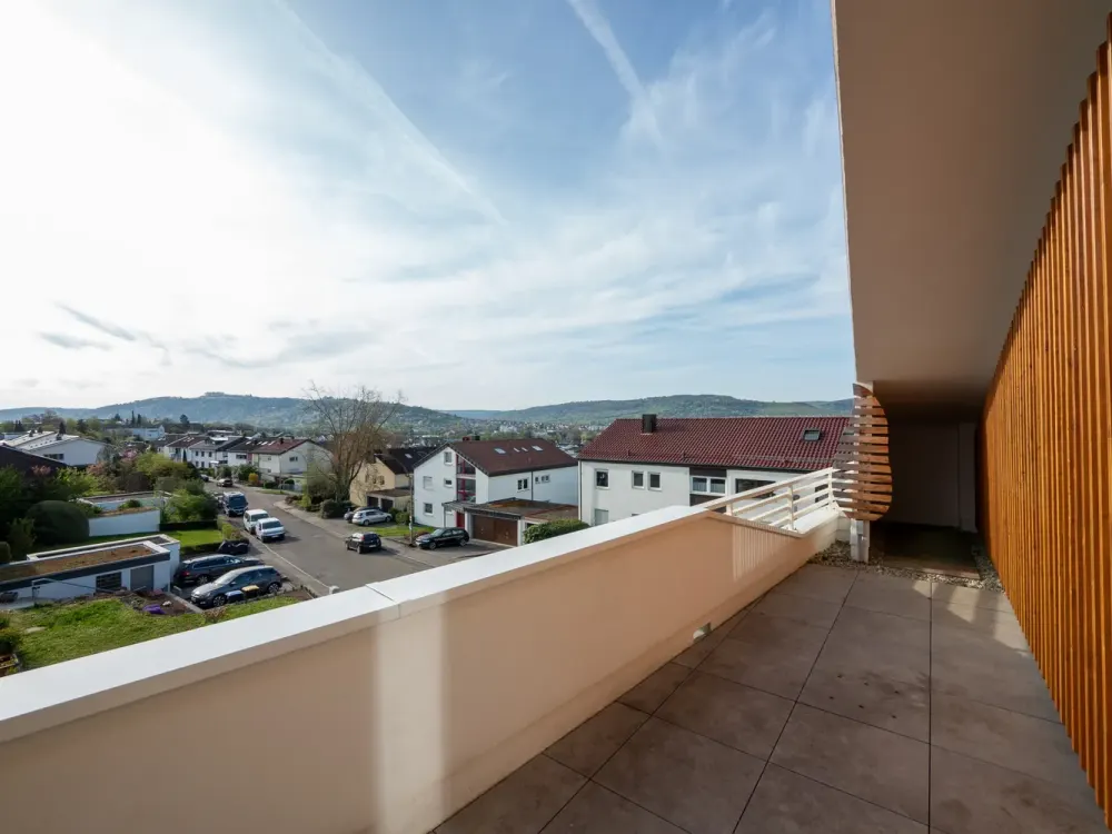 Zweitbezug: Neuwertige 3-Zimmer-Wohnung mit Dachterrasse