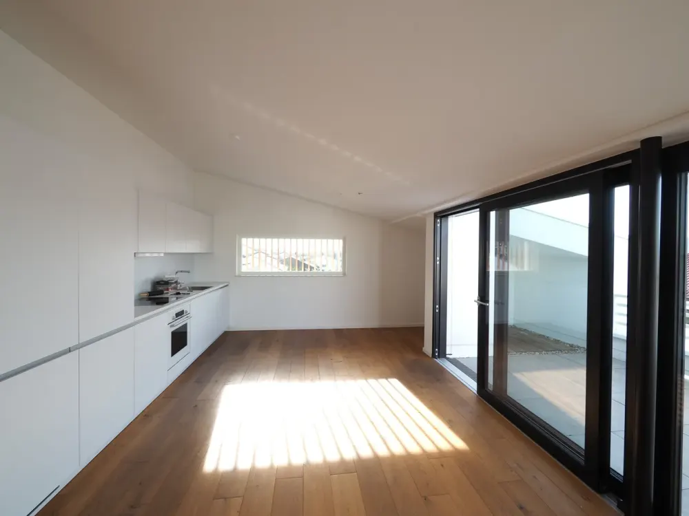 Zweitbezug: Neuwertige 3-Zimmer-Wohnung mit Dachterrasse