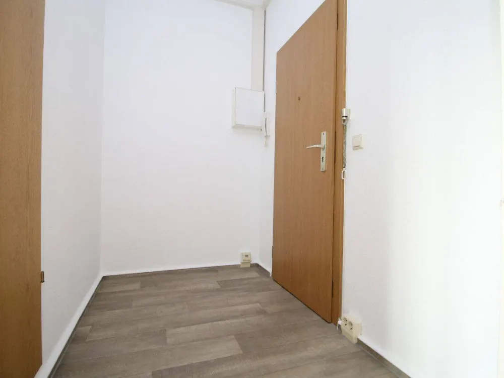 Großer Balkon sucht Mieter - vollsaniertes Objekt mit Solartechnik und Aufzug