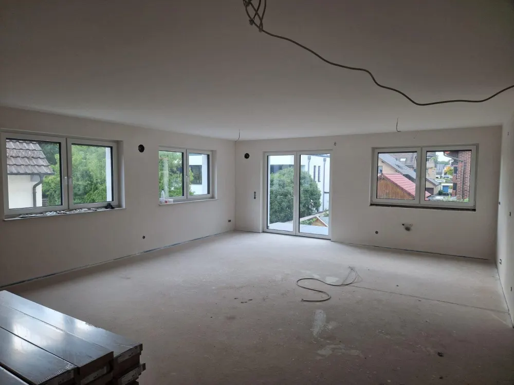 3Zi,100 qm,Küche,Bad,GästeWC,Abstellr.,Terasse/Balkon,Stellplatz