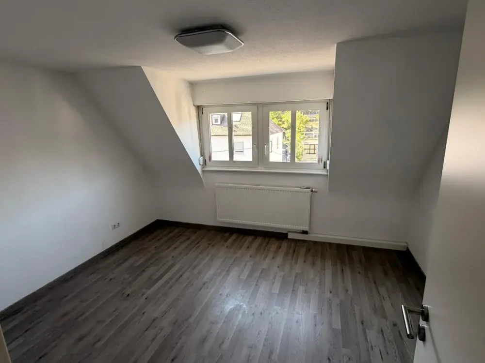 Zuhause mit 3 Zimmern, Stellplatz, viel Nutzfläche und Gartennutzung