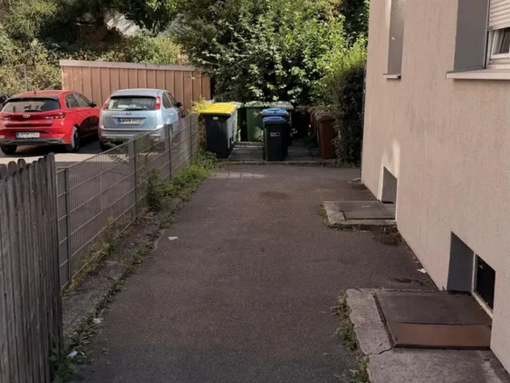 Zuhause mit 3 Zimmern, Stellplatz, viel Nutzfläche und Gartennutzung