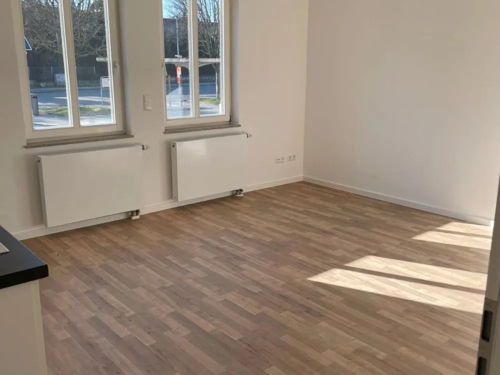 2 Zimmer Stadtwohnung hochwertig, hell mit Top-Anbindung