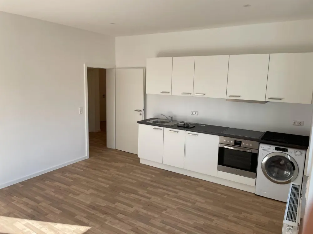 2 Zimmer Stadtwohnung hochwertig, hell mit Top-Anbindung