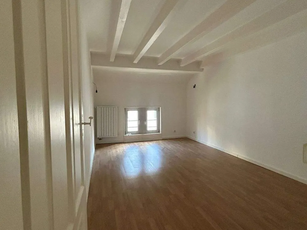 neu renoviertes WG Zimmer direkt am Merianplatz