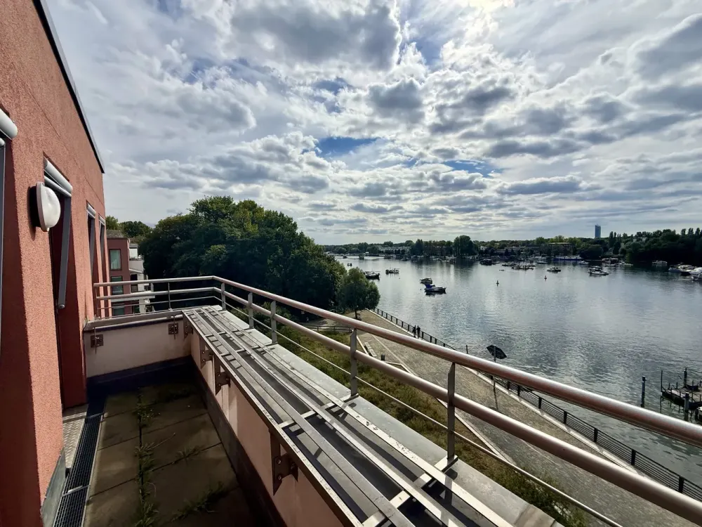 Maisonette mit Wasserblick & Dachterrasse & Südbalkon