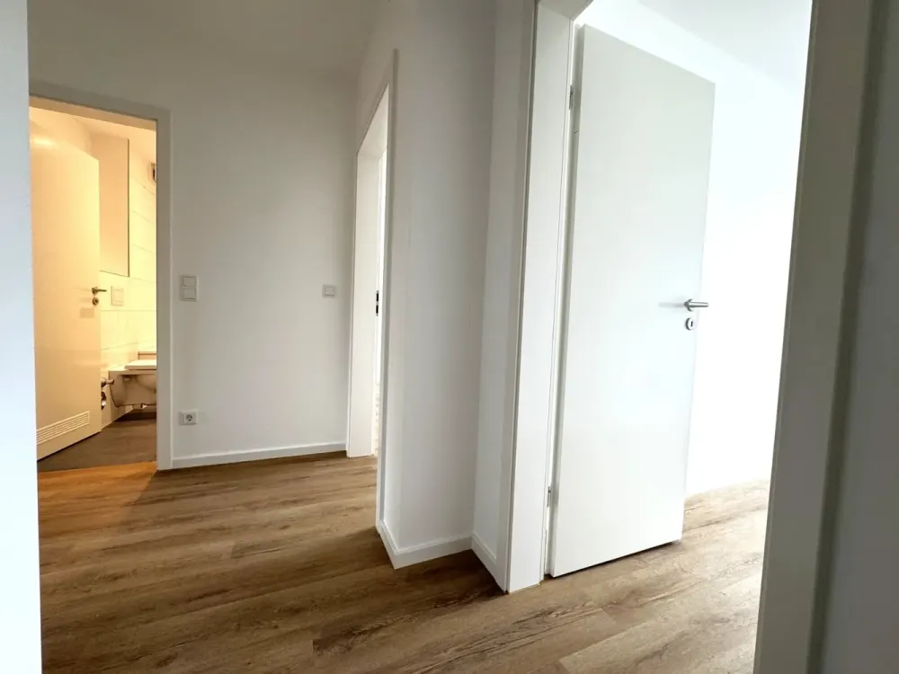 Moderne kernsanierte 2-Zimmer-Wohnung mit Balkon in zentraler Lage von Düsseldorf-Mörsenbroich