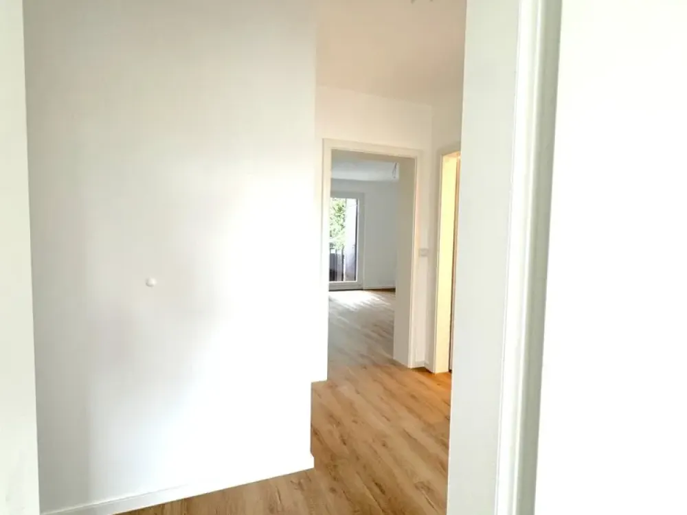 Moderne kernsanierte 2-Zimmer-Wohnung mit Balkon in zentraler Lage von Düsseldorf-Mörsenbroich