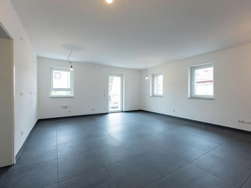Großzügige moderne 2-Zimmer-Wohnung mit Terrasse und Garten