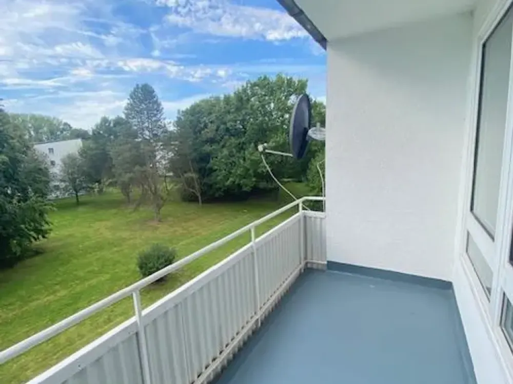 ~ Perfect for couples ~ or singles with a large balcony ~