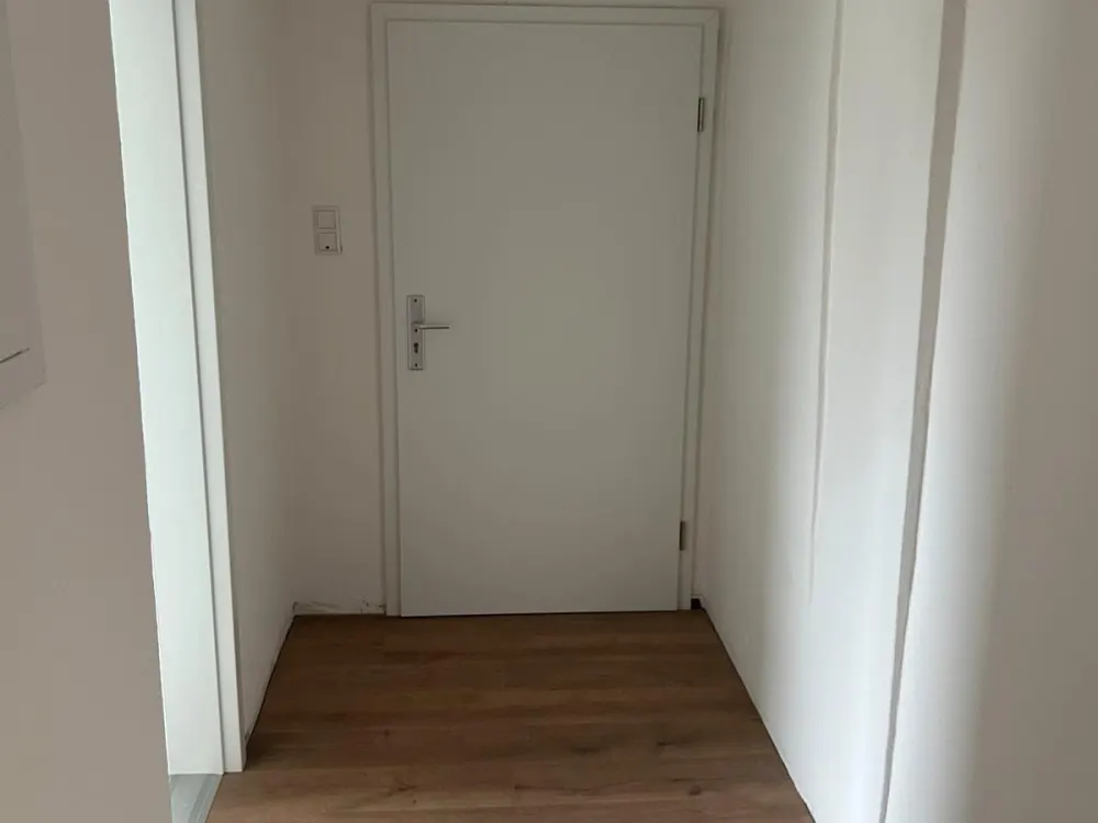 Helle 2-Zimmer-Dachgeschosswohnung im Dreiparteienhaus