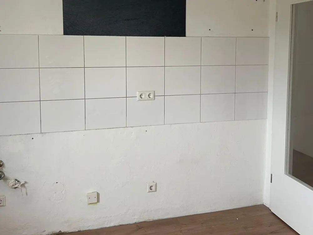 Helle 2-Zimmer-Dachgeschosswohnung im Dreiparteienhaus