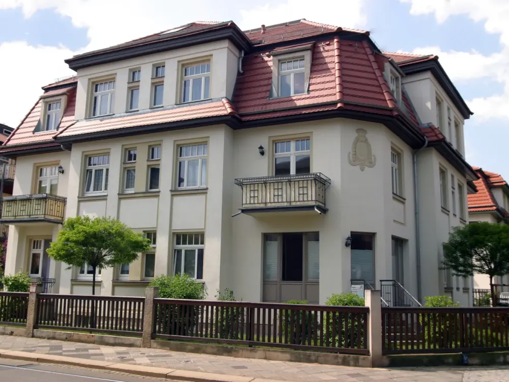 Striesen/Blasewitz - großzügiges Wohnen in heller 2-Zimmer-Wohnung mit Balkon, EBK und Hobbyraum