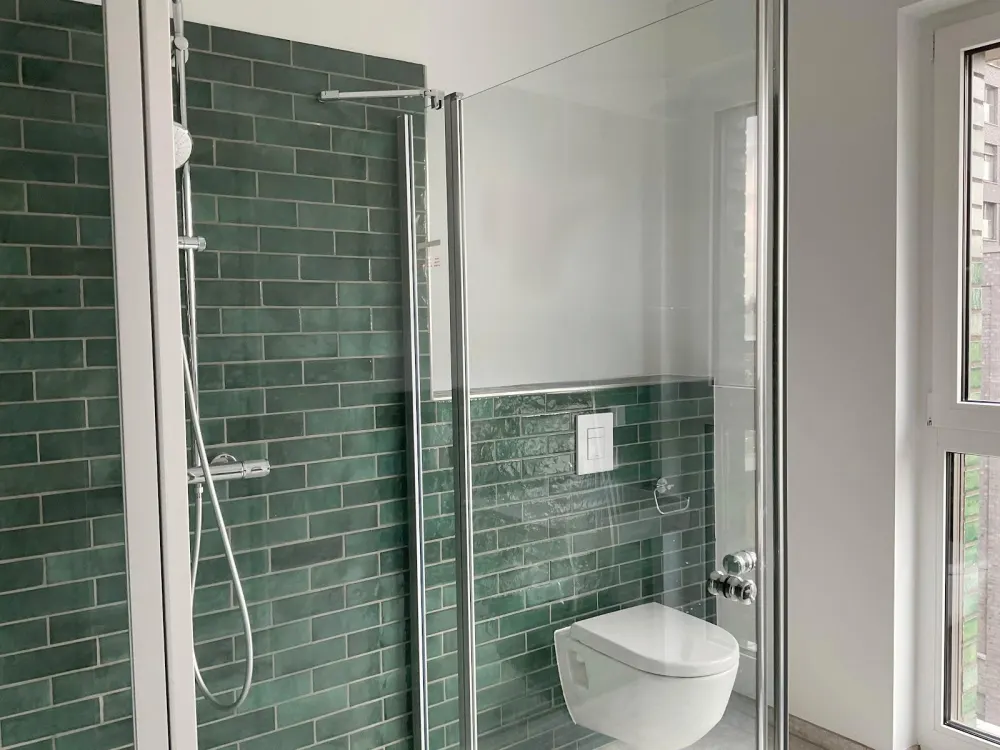 Modernes Wohnglück: Lichtdurchflutete 4-Zimmer-Wohnung mit Loggia + Einbauküche