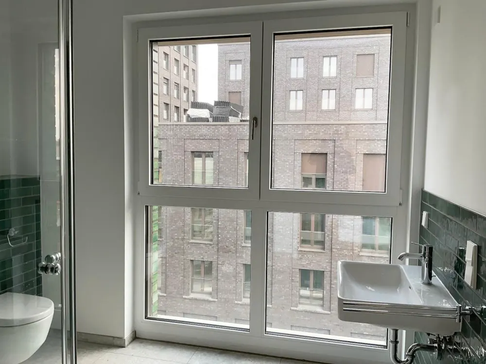 Modernes Wohnglück: Lichtdurchflutete 4-Zimmer-Wohnung mit Loggia + Einbauküche