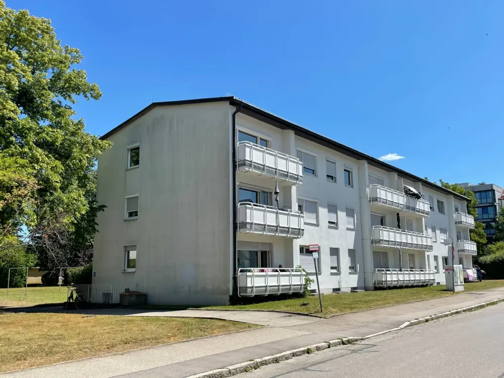 3 Rooms on the 1st Floor!