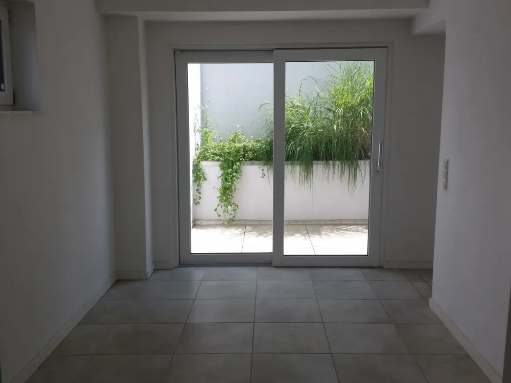 Moderne 2 Zimmer Wohnung im 2 Familienhaus.