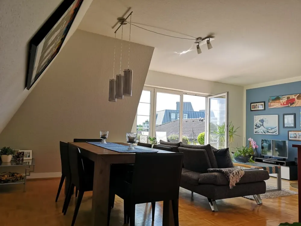 Exclusive, light-flooded 2.5-room attic apartment with balcony in Frechen