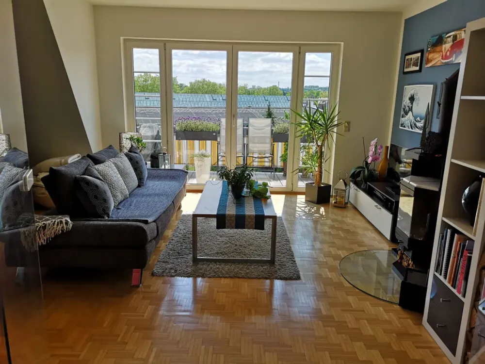 Exclusive, light-flooded 2.5-room attic apartment with balcony in Frechen