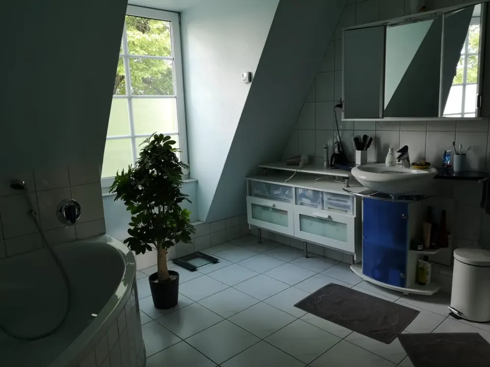 Exclusive, light-flooded 2.5-room attic apartment with balcony in Frechen
