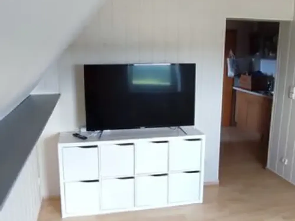 Schöne helle DG - Wohnung an Studenten/Single/wohnen auf Zeit