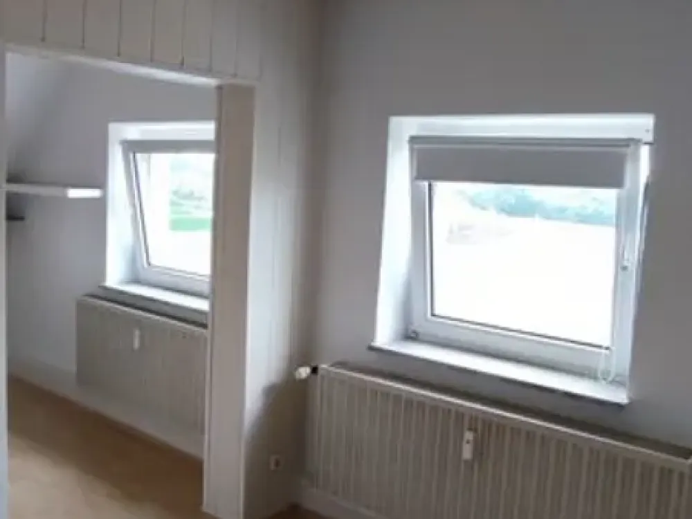 Schöne helle DG - Wohnung an Studenten/Single/wohnen auf Zeit