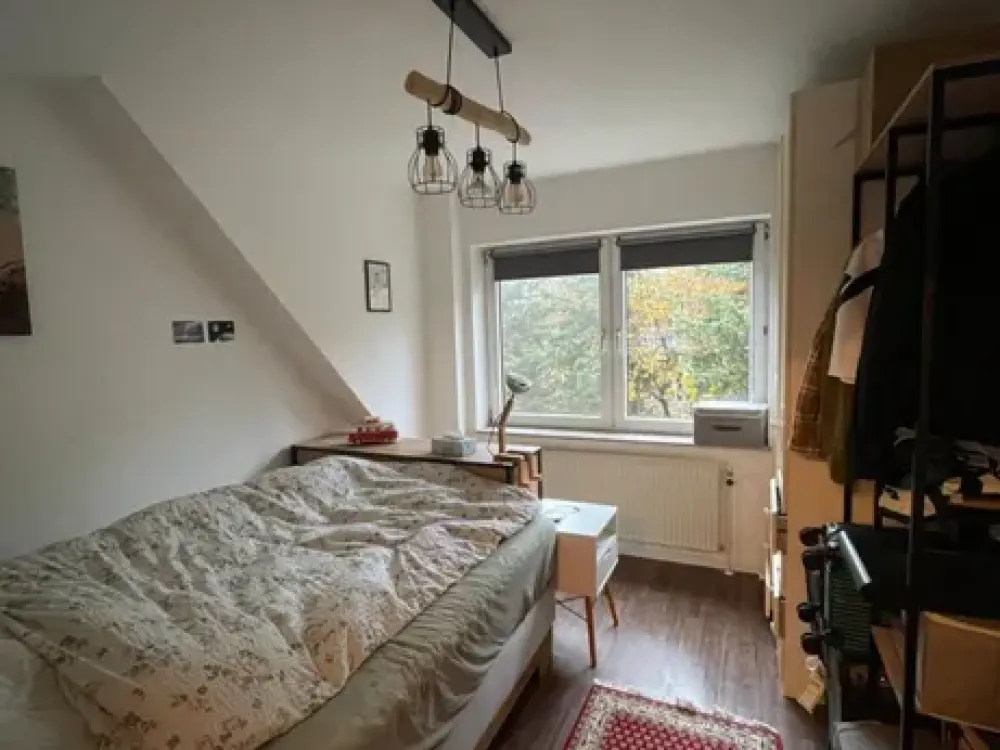 Home with 2.5 rooms, balcony, bathtub, fitted kitchen, underground parking space in Schenefeld