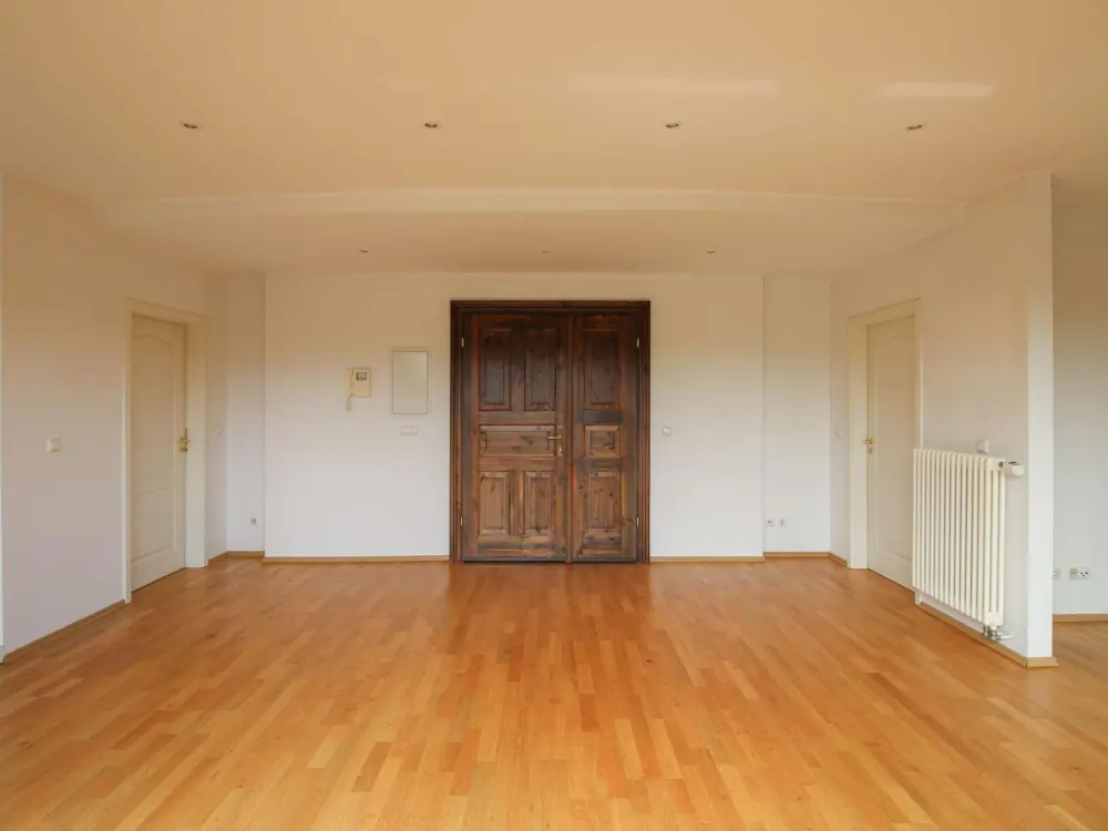 Penthouse am Clara-Zetkin-Park mit Dachterrasse, Stellplatz und Lift, befristete Vermietung