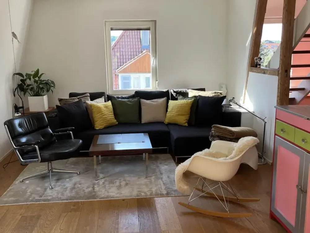 Wunderschöne, ruhige 4,5-Zimmer-Wohnung in einem Zweifamilienhaus in Stuttgart-Feuerbach. Nahe Kille