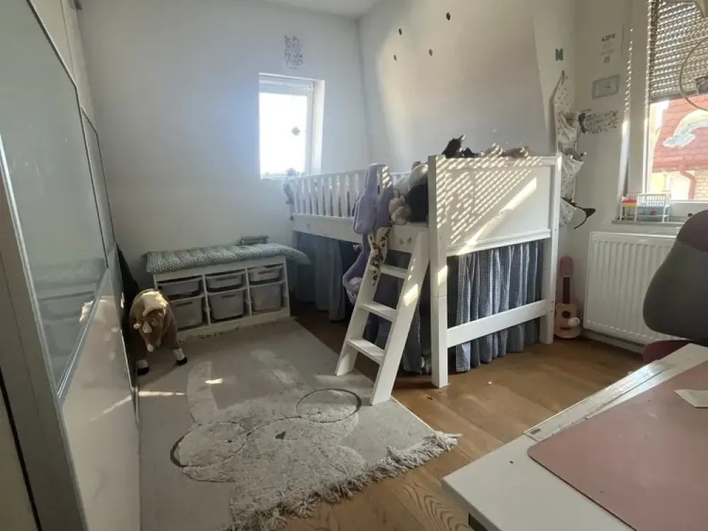Wunderschöne, ruhige 4,5-Zimmer-Wohnung in einem Zweifamilienhaus in Stuttgart-Feuerbach. Nahe Kille