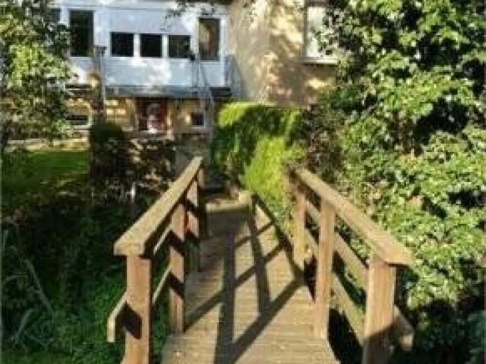 4 Zimmerwohnung mit Wintergarten + Gartenanteil